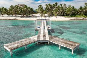 Beautiful Oceanfront Private Estate By Alom